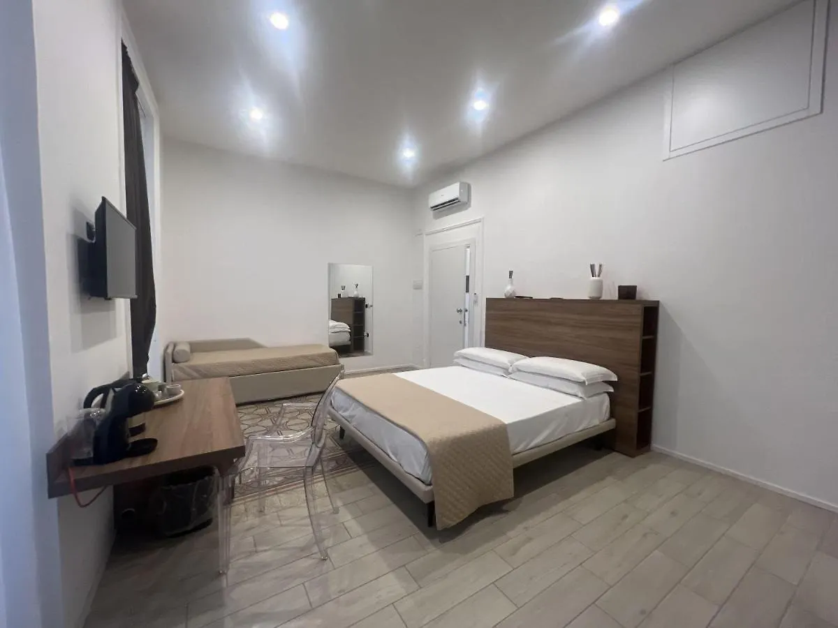La Piazza Suite Naples Bed & Breakfast