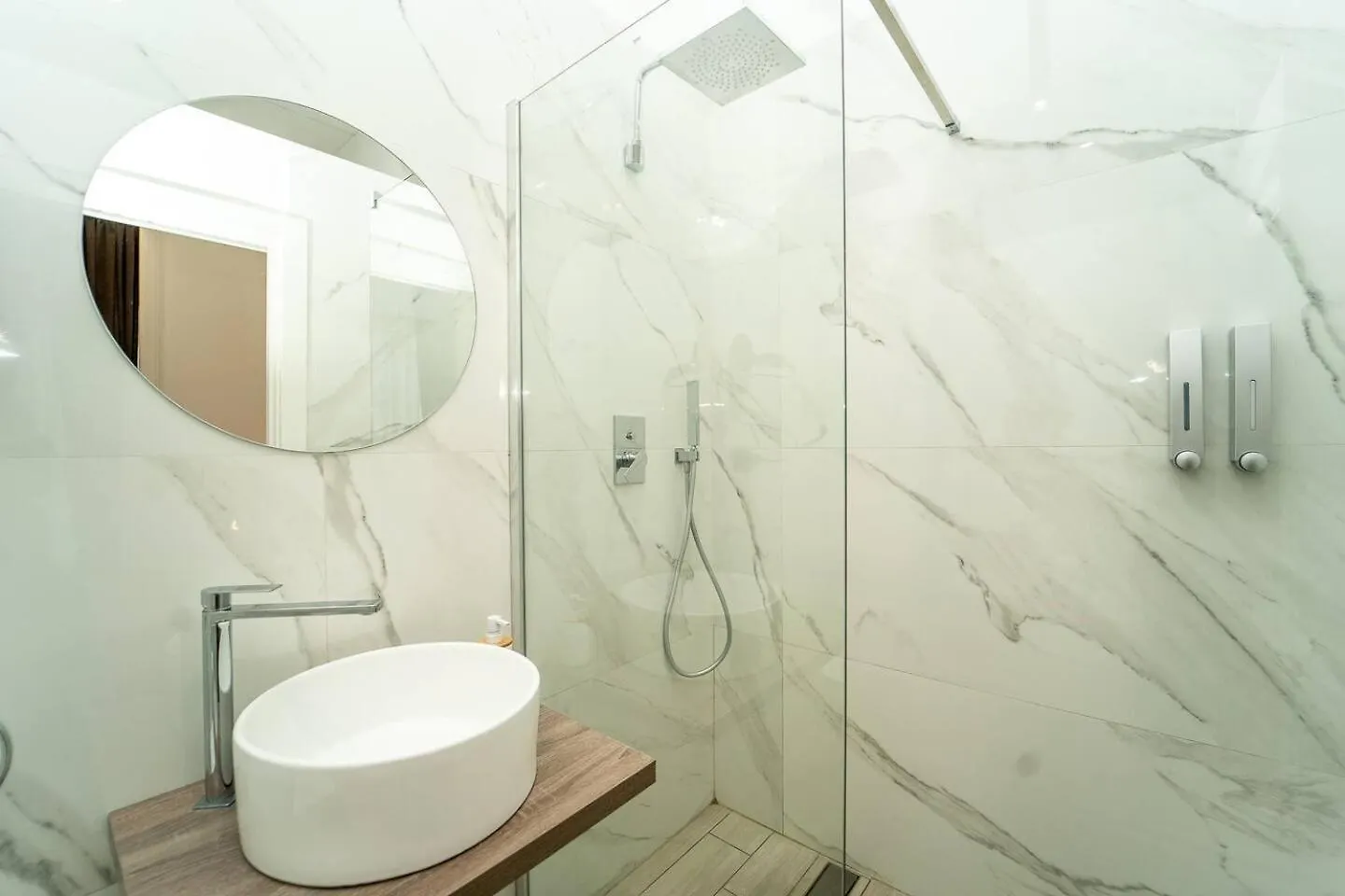 Bed & Breakfast La Piazza Suite Naples