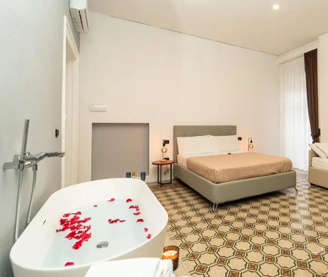 La Piazza Suite location