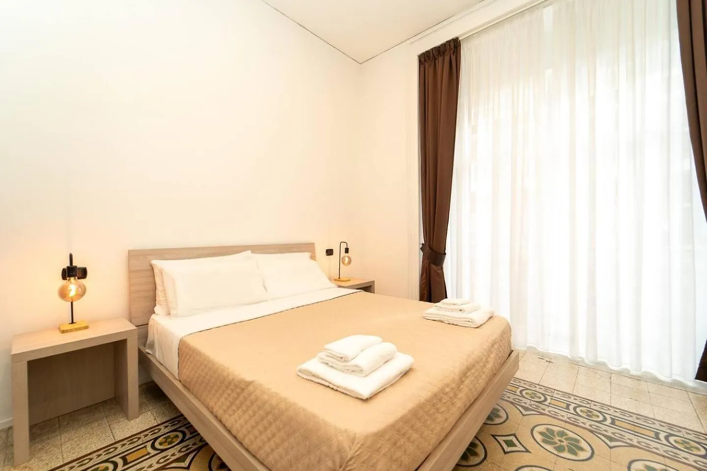 住宿加早餐酒店 La Piazza Suite 那不勒斯